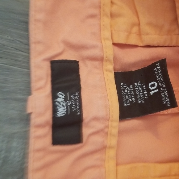Mossimo size 10 shorts - Picture 2 of 4